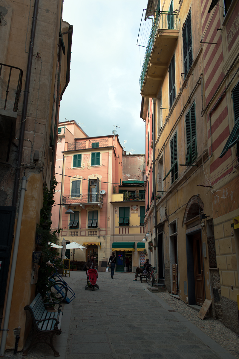 Cinqueterre MR Alley
