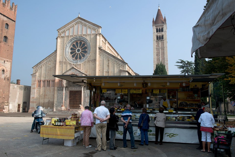 Verona Day Church Market