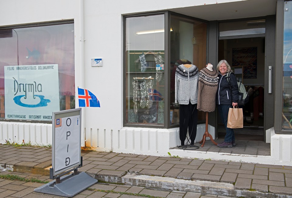 d-b-bolungarvik-j-sweater