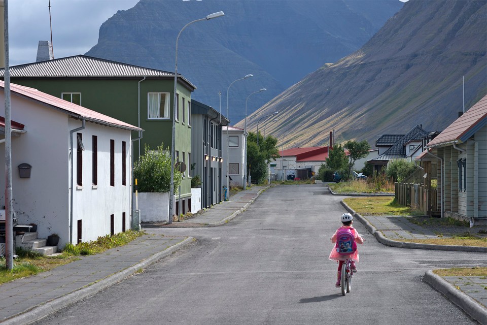 d-isa-flateyri-growing-up